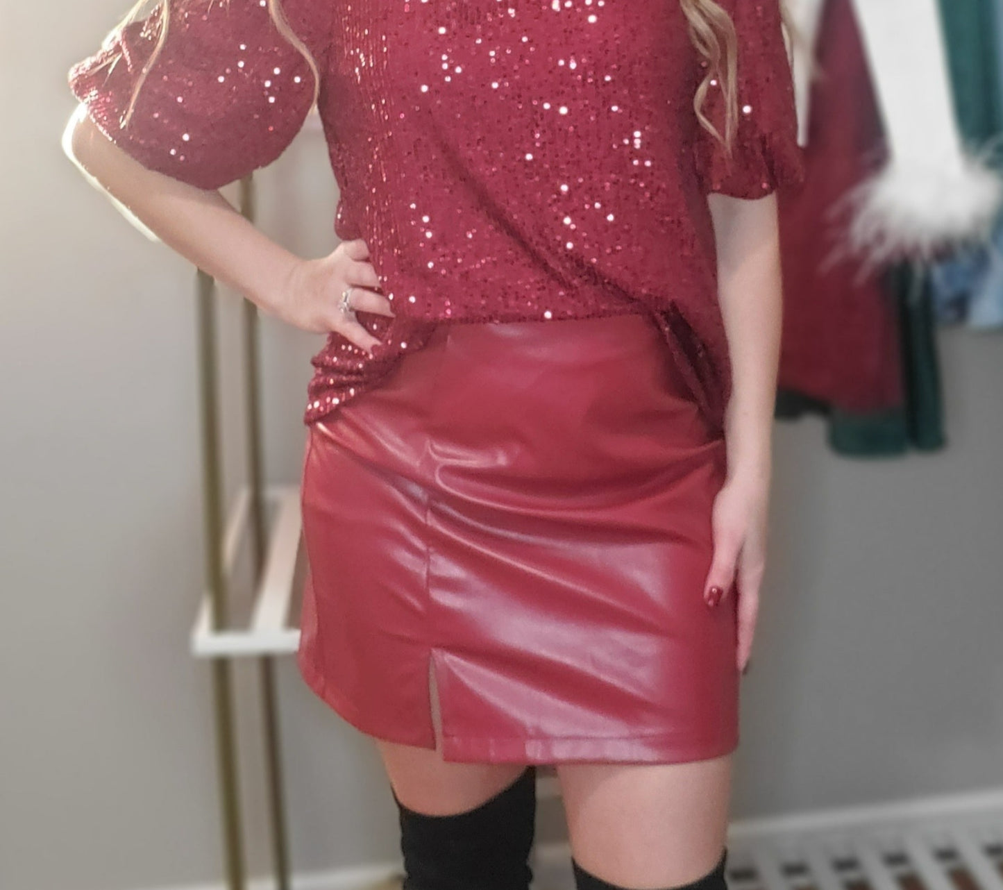 Holly Women's Fitted Faux Leather Mini Skirt in Red