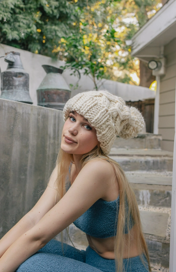 Winter Day Women's Oversized Pom Pom Chunky Knit Beanie in Ivory