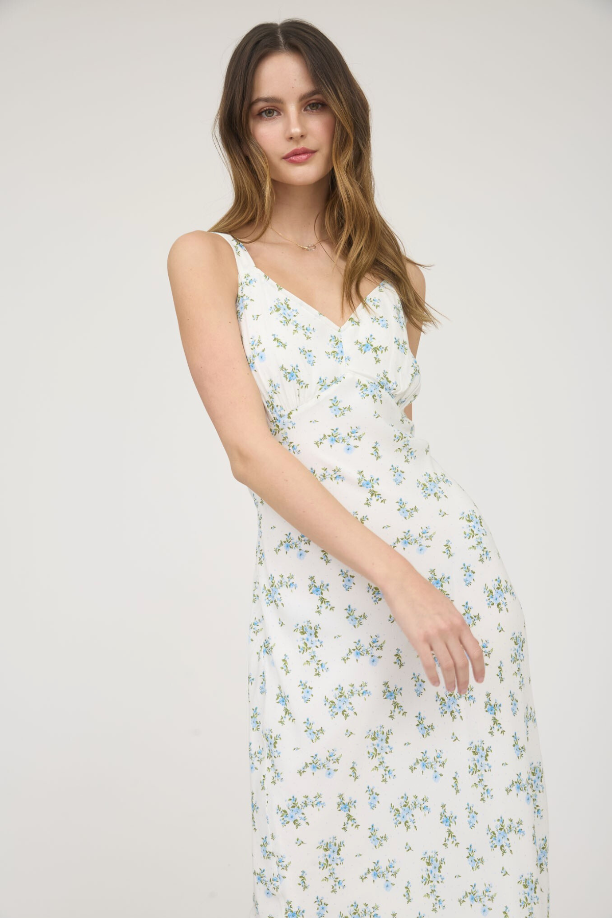 Soft Bloom Floral V-Neck Sleeveless Maxi Dress in White/Blue Multi