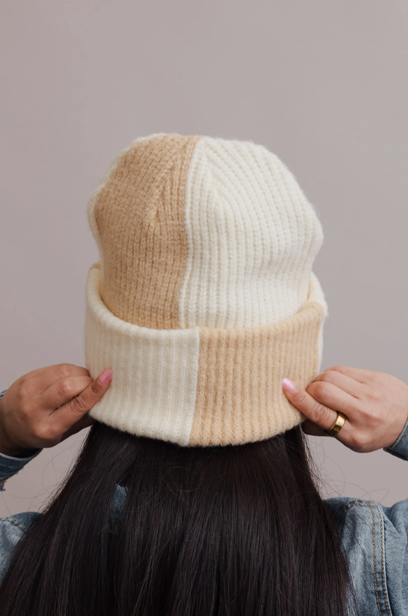 Chill Charm Women's Oversized Checker Two-Tone Ribbed Knitted Beanie in Beige & Ivory